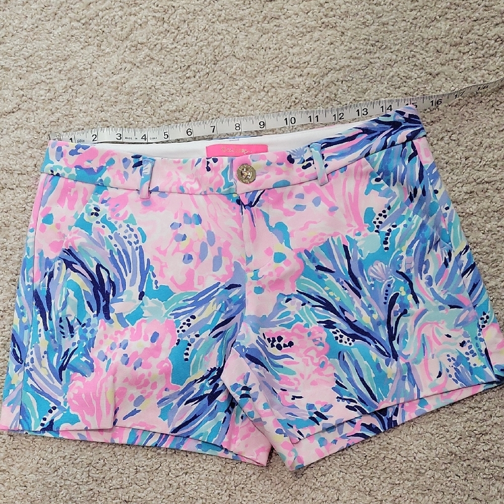 Lilly Pulitzer Floral Shorts With Stretch Size 2